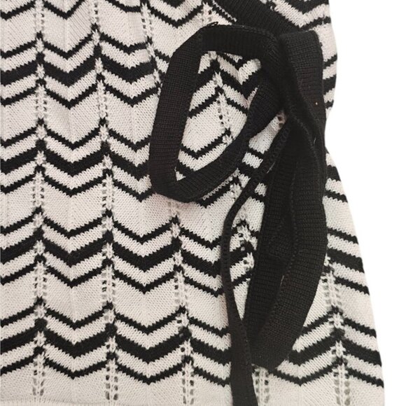 Tradition Womens Black & White Chevron Pattern Top Sz L/G 16 (14-16) - Picture 4 of 10